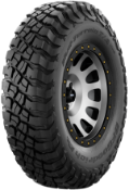 Primer plano de la banda de rodadura BFGoodrich Mud Terrain T/A KM3 7.50 R16 116 Q LT