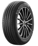 Primer plano de la banda de rodadura Michelin Primacy 4 195/60 R17 90 W MO