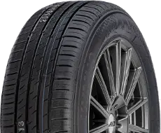 Primer plano de la banda de rodadura Kumho Ecowing ES31