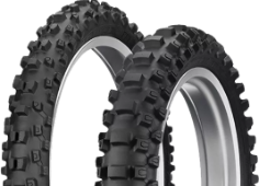 Primer plano de la banda de rodadura Dunlop Geomax MX33 70/100-17 40 M Delanteros TT NHS