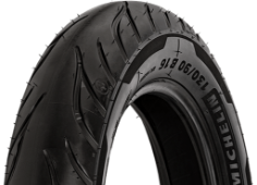 Primer plano de la banda de rodadura Michelin Commander III Cruiser 130/90 B16 73 H Delanteros TL/TT M/C RF