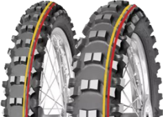 Primer plano de la banda de rodadura Mitas Terra Force - MX SAND 120/80-19 63 M Traseros TT NHS Red, Red, SAND