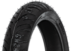 Primer plano de la banda de rodadura Bridgestone Battlax Sport Touring T32 140/70 R18 67 V Traseros TL
