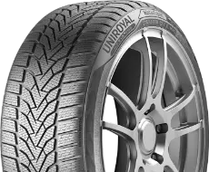 Primer plano de la banda de rodadura Uniroyal WinterExpert