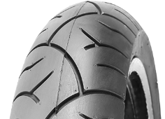 Primer plano de la banda de rodadura Deli Tire Storm SP SB-106R 130/90-15 66 P Traseros TL M/C