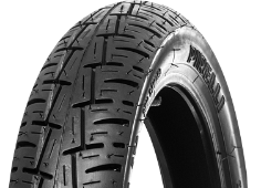 Primer plano de la banda de rodadura Pirelli City Demon 130/90-15 66 S Traseros TL M/C