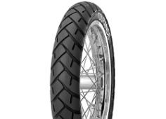 Primer plano de la banda de rodadura Metzeler Tourance 110/80-19 59 H Delanteros TL M/C