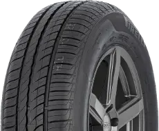 Primer plano de la banda de rodadura Pirelli Cinturato P1