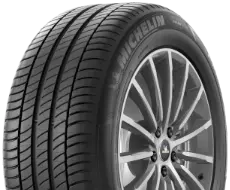 Primer plano de la banda de rodadura Michelin PRIMACY 3