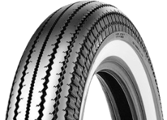 Primer plano de la banda de rodadura Shinko E270 4.00-19 61 H TT WW