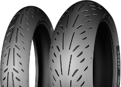 Primer plano de la banda de rodadura Michelin Power Supersport 120/80 R16 Traseros TL